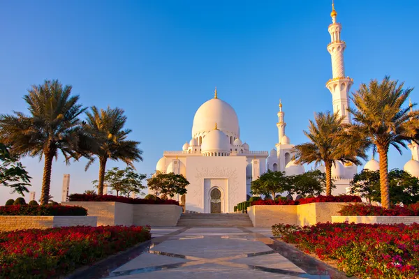 Abu dhabi, Verenigde Arabische Emiraten - 4 januari: sheikh zayed grand — Stockfoto