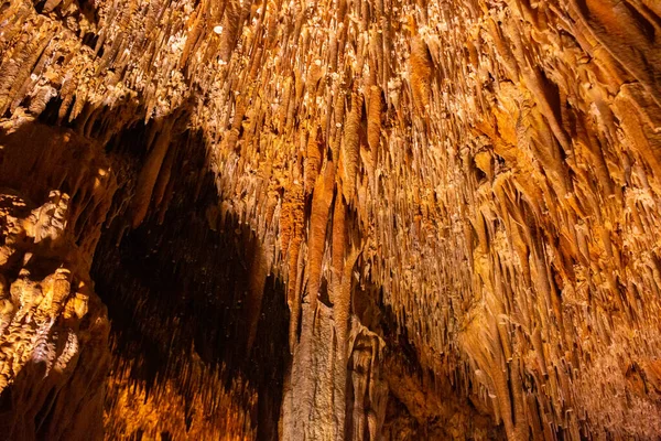 Bella Vista Stalattiti Stalagmiti Nella Grotta Sotterranea Damlatas Alanya Turchia — Foto Stock