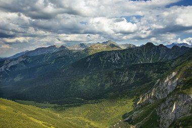 Bahar Tatra Dağları