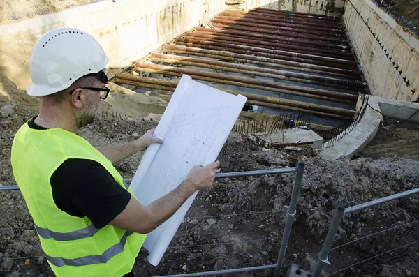 Architect on construction site. — Stock Photo, Image