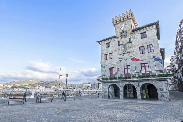 Castro urdiales stadhuis, cantabria (Spanje). — Stockfoto