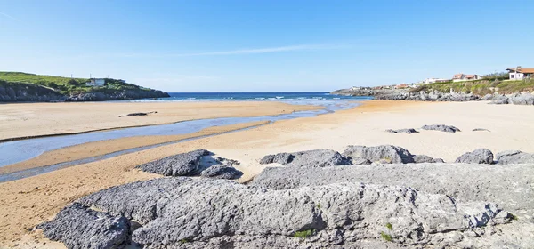 Strand van ajo, cantabria (Spanje). — Stockfoto