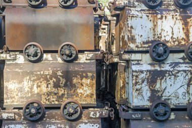 Eski ve paslı benim araba.