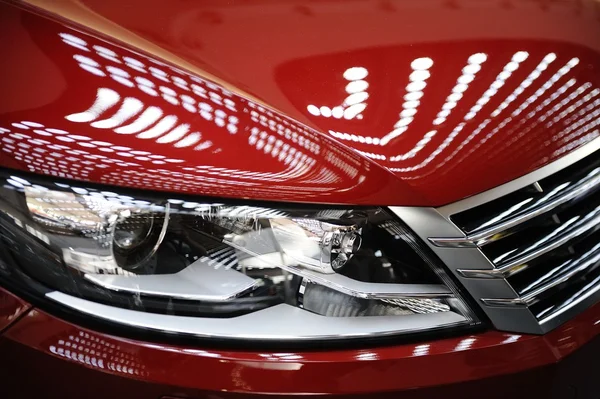 Detalhes luxuosos do carro esportivo na mostra do carro — Fotografia de Stock