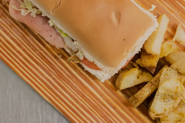 Великий Бутерброд Картоплею Столі Подробиці — стокове фото