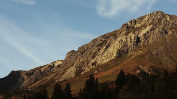 Felhők az Alpokban Stock Videó