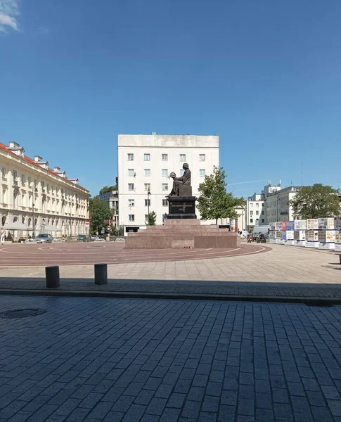 Monumento Sulla Piazza Varsavia — Foto Stock