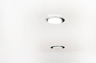 LED ceiling round bulb burned out on the ceiling. Lamp replacement