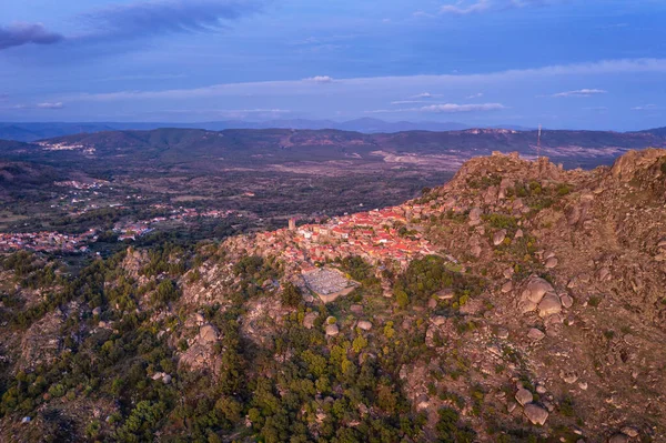 Vista Aérea Del Pueblo Histórico Monsanto Atardecer Portugal — Foto de Stock