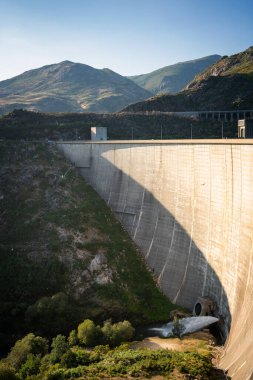 Geres Ulusal Parkı, Portekiz 'de Vilarinho das Furnas Barajı