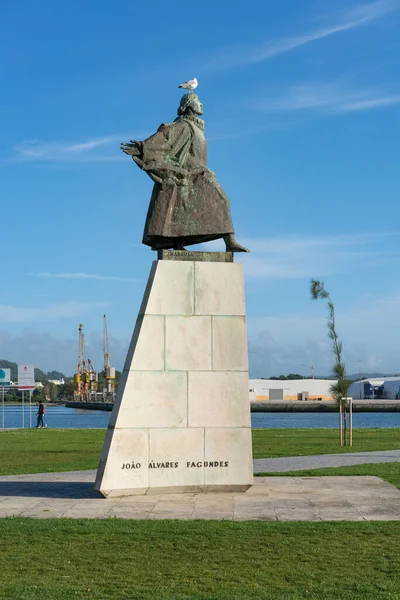 Joao Alvaro Fagundes Дослідник Статуя Власника Корабля Чайкою Віана Кастело — стокове фото
