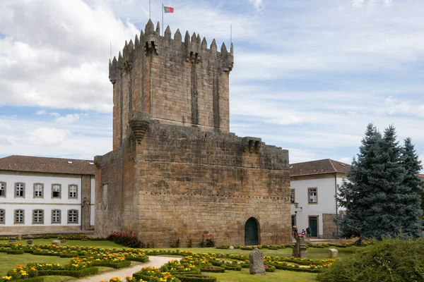 Chaves Stad Historiska Slott Med Vacker Blomsterträdgård Norra Portugal — Stockfoto