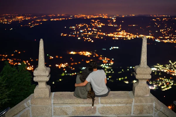Couple Hugging Each Other Dog Ancient Stone Viewpoint Looking Night — Stock Photo, Image