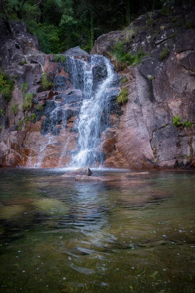 Водоспад Таїті Національному Парку Герес Португалія Стокове Фото