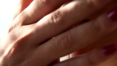 gripten muzdarip bir hasta bir kız