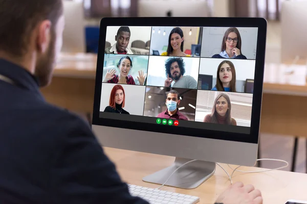 Multietniske Universitetsstuderende Fjernundervisning Virtuel Fjernundervisning Klasse Gruppe Online Interaktiv Lektion - Stock-foto