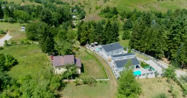 Aerial Footage Beautiful House Pool Mountain Village — Stockvideo