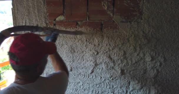 Duvarları Çimentoyla Ören Işçi — Stok video