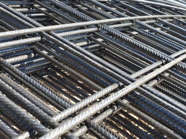 Demir takviyesi. Güçlendirilmiş beton inşaat alanı için çelik demirler