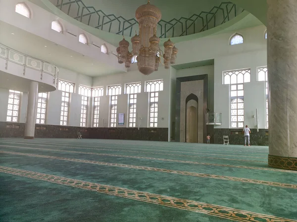 Wnętrze Meczetu Króla Fahda Sarajewie Bośnia Hercegowina — Zdjęcie stockowe