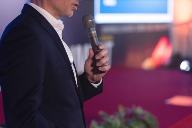 İş Konferansında konuşmacı