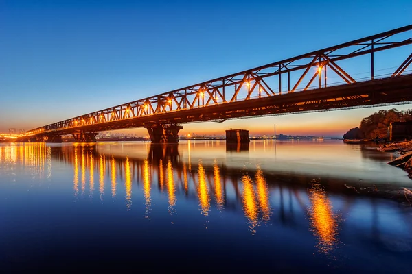 Γέφυρα το βράδυ — Φωτογραφία Αρχείου