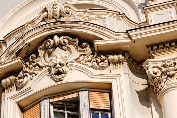 Fachada de piedra en el edificio clásico —  Fotos de Stock