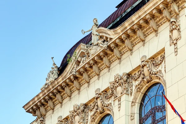 Stenen gevel op klassieke gebouw — Stockfoto