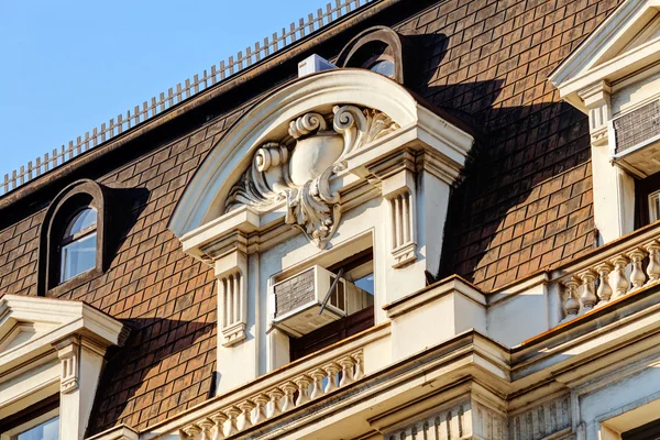Fachada de piedra en el edificio clásico — Foto de Stock