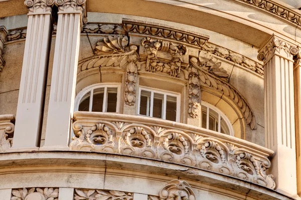 Fachada de piedra en el edificio clásico —  Fotos de Stock