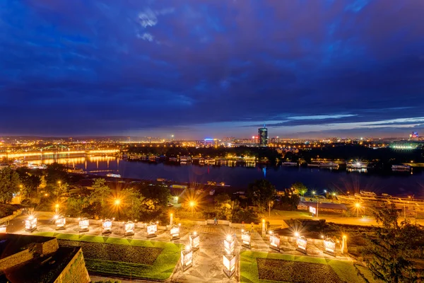 Uitzicht vanaf Belgrado Fort en kalemegdan park — Stockfoto