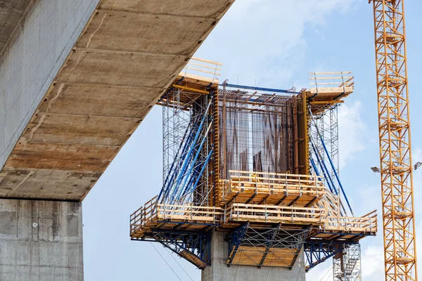 Hög höjd betongbro — Stockfoto