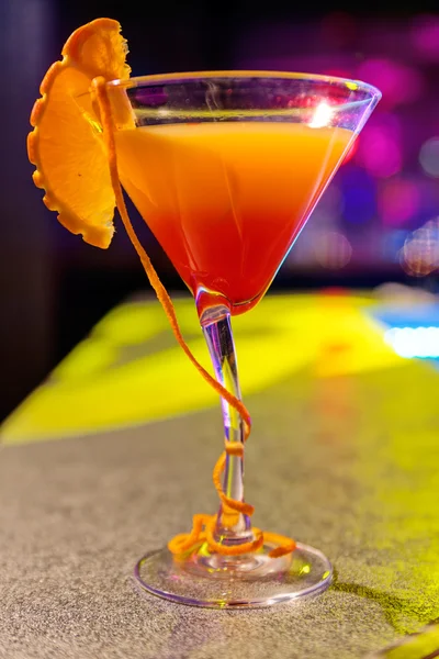 Cocktail in bar — Stockfoto