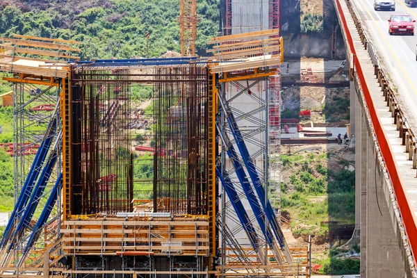 High altitude concrete bridge — Stock Photo, Image