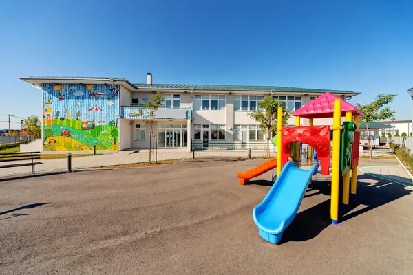 Preschool gebouw — Stockfoto