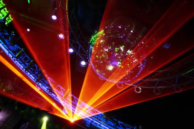 disko lazer gösterisi