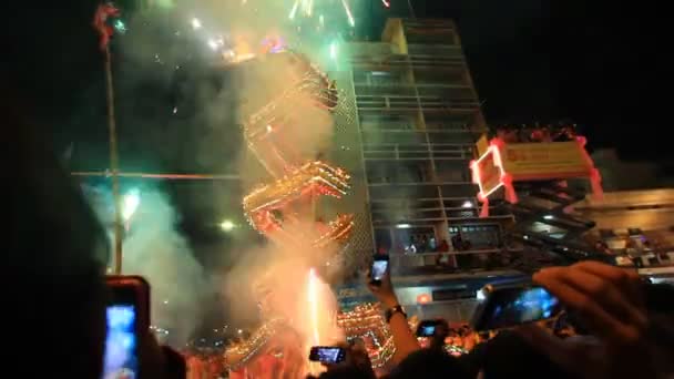 Golden dragon show for Chinese New Year 2014 celebrations — Stock Video
