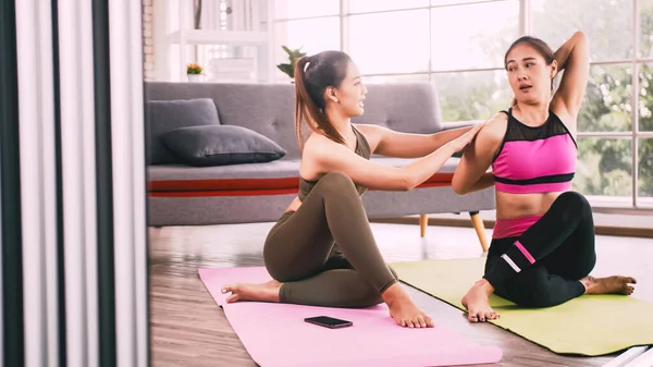 Two Asian Girls Doing Yoga Exercises Home — 스톡 사진