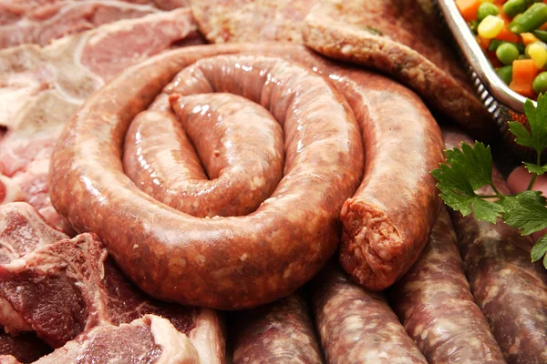 Boerewors บนเนื้อสัตว์ — ภาพถ่ายสต็อก