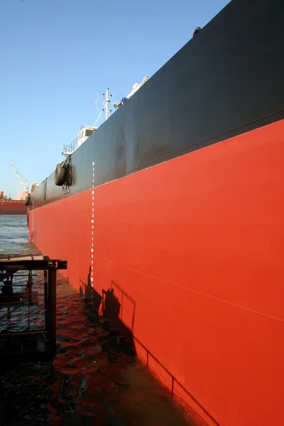 Schiff im Werftdock — Stockfoto
