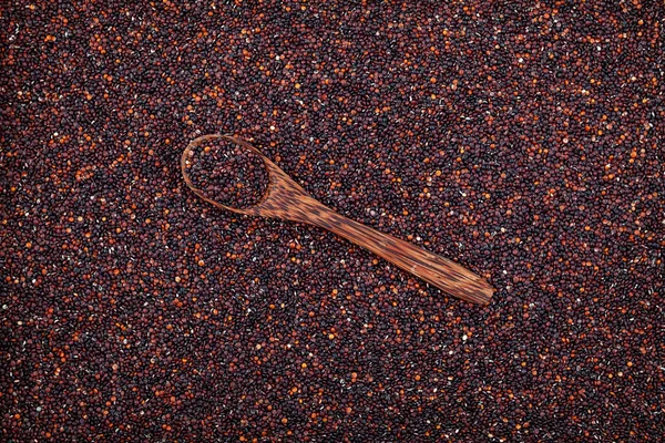 Černé Organické Quinoa Nebo Ragi Semena Dřevěné Lžíci Leží Krupici — Stock fotografie