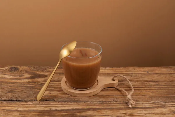 Karak Masala Chai Tavolo Vintage Legno Bevanda Tradizionale Indiana Piccante — Foto Stock