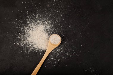 Misugaru (Misutgaru), koyu arkaplanda kavrulmuş çok tahıllı Kore tozu..