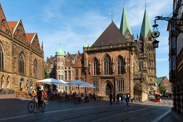 2021年7月15日ドイツ ブレーメンの中世の漢声市の歴史的中心部にあるRathausplatz Marktplatzまたは市場広場 — ストック写真