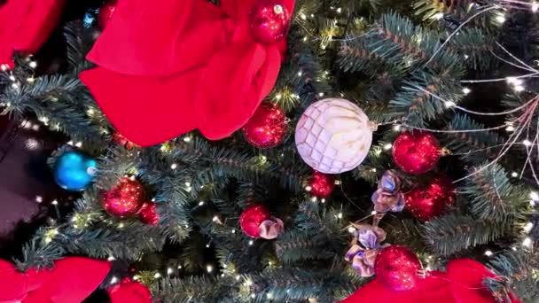 Albero Natale Strada Decorato Durante Anno Nuovo Video Verticale Notte — Video Stock