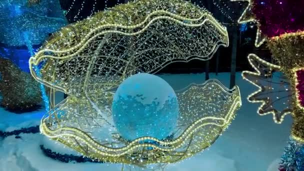 为新年和圣诞节装饰街道 2021年12月19日 俄罗斯莫斯科 冬雪之夜 高质量的4K镜头 — 图库视频影像