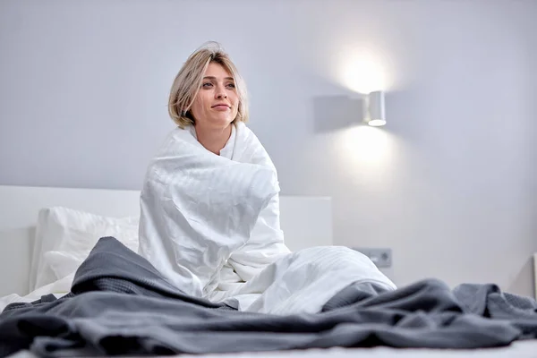 Relaxed Lady Sit On Bed Wrapped In Blanket, Having Rest, Leisure.Good Morning — Stock Photo, Image