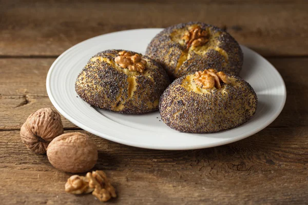 Walnut Poppy Seed Cake — Stock Photo, Image