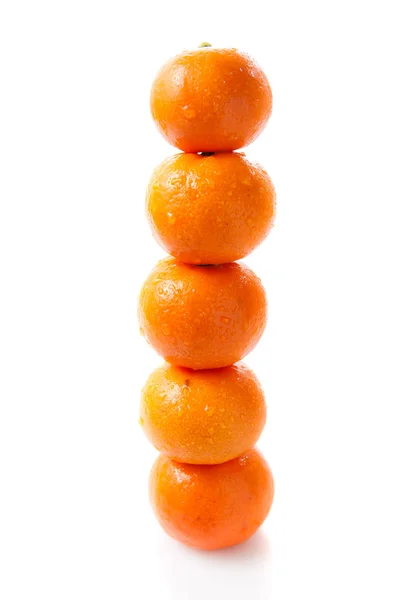 Vijf gestapelde mandarijnen — Stockfoto