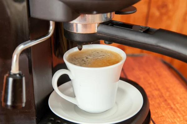 La preparación de la taza de café —  Fotos de Stock